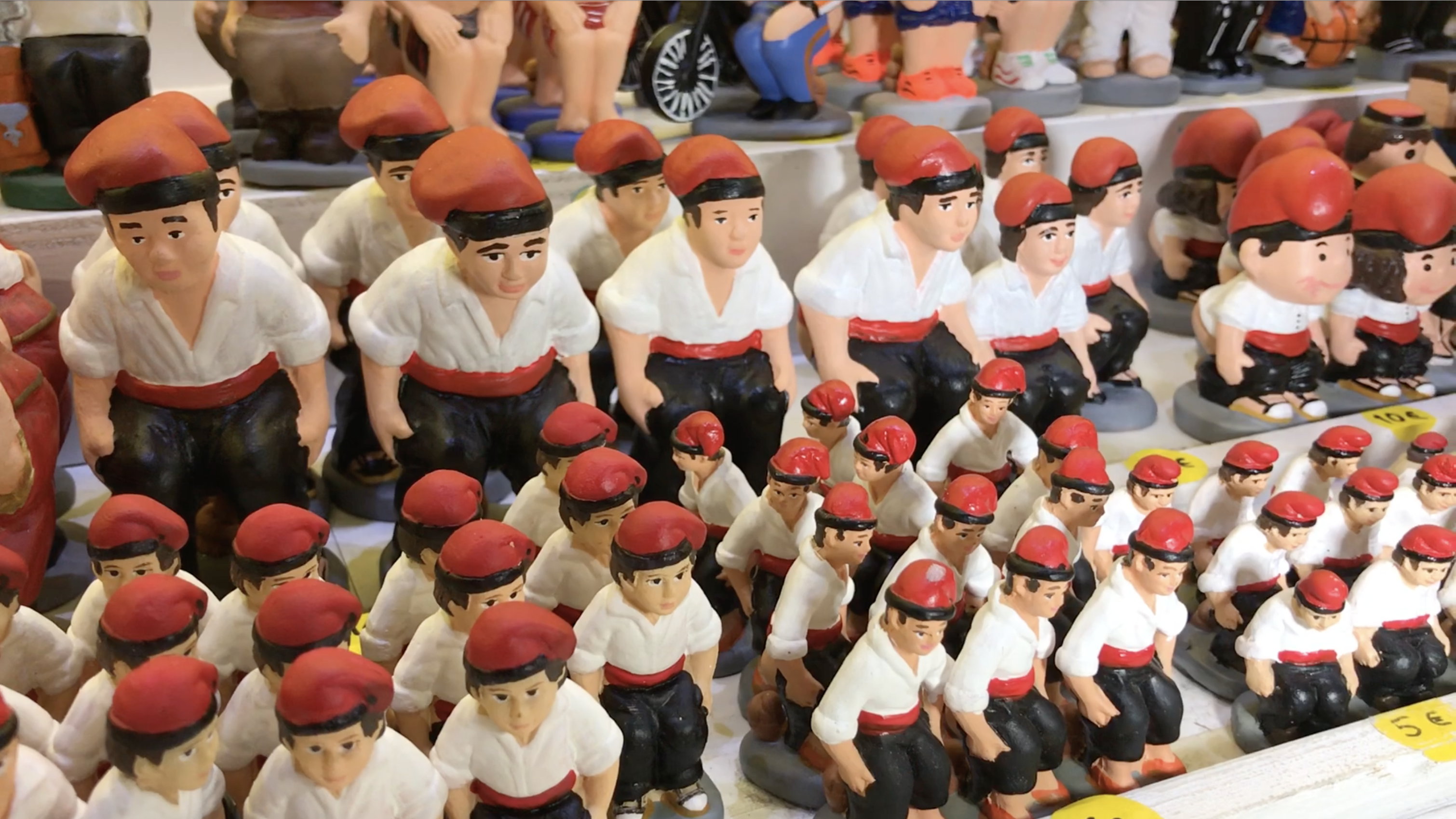 Caganer figurines at the Santa Llúcia market in Barcelona in December 2018 (by ACN)